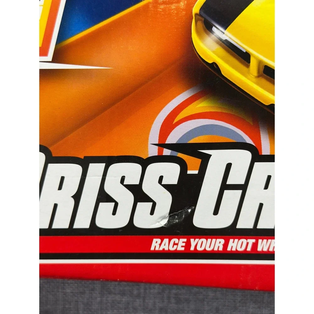 2010 Hot Wheels Criss Cross Crash 4-Way Motorized Track Set NEW IN BOX